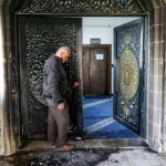 Izraelskí osadníci znehodnotia, podpália mešitu na Západnom brehu Jordánu počas ramadánu | Správy o konflikte medzi Izraelom a Palestínou