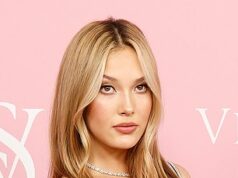 JD Vance sa ľadovo oháňa po olympioničke Eileen Gu (22) narodenej v USA, keď sa ženie za slávou pre Čínu Eileen Gu sa zúčastňuje na oslave Victoria's Secret Tour '23 v Hammerstein Ballroom 6. septembra 2023 v New Yorku.