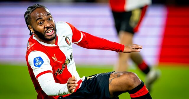 Útočník SC Feyenoord Rotterdam Raheem Sterling hrá počas zápasu SC Feyenoord Rotterdam vs SC Telstar na štadióne De Kuip pre holandskú sezónu Vriendenloterij Eredivisie 2025-2026 v Rotterdame v Holandsku 22. februára 2026
