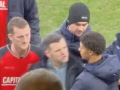 Jack Wilshere odtiahol od fanúšikov, keď bývalú hviezdu Arsenalu zastihla škaredá scéna Jacka Wilshera museli odtiahnuť od fanúšikov Luton Town