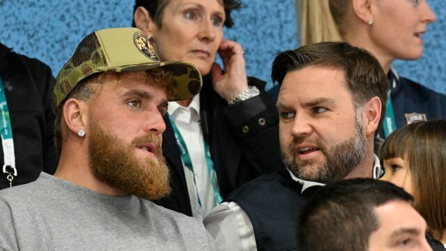 Jake Paul obhajuje agentov ICE po tom, čo sa zúčastnil olympijských hier s JD Vanceom
