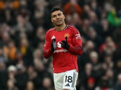 Jamie Carragher berie späť neslávne známy Casemiro a chce, aby hviezda Man United zaútočila na jeho väzňov Jamie Carragher berie späť neslávne známy Casemiro a chce, aby hviezda Man United zaútočila na jeho väzňov