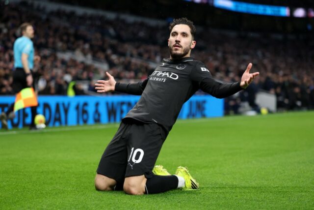 Je čas, aby tento tím Manchestru City prijal chaos a hral podľa svojich silných stránok?
