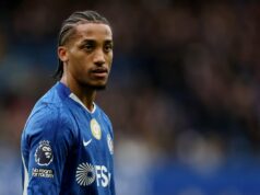 Joao Pedro vyjadruje brutálne úprimný postoj ku kolapsu Chelsea, keď Liam Rosenior vyslal jasný odkaz Joao Pedro z Chelsea sa pozerá počas zápasu Premier League medzi Chelsea a Burnley na Stamford Bridge 21. februára 2026 v Londýne v Anglicku.