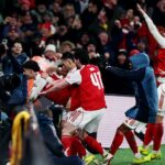 Arsenal nabehol na ihrisko v ich počte, aby oslávil svoje miesto vo finále Carabao Cupu