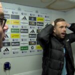 Jordan Henderson stojí s rukami na hlave