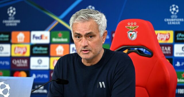 Jose Mourinho obvinil Viniciusa Jnr. z podnecovania reakcie hráčov Benficy