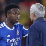 Vinicius Junior z Realu Madrid rokuje s manažérom Benficy Josém Mourinhom po tom, čo bol hráč údajne rasovo zneužívaný.