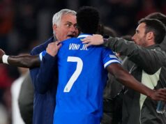 Jose Mourinho povedal Viniciusovi Jr., aby neoslavoval úžasný gól proti Benfice neúctivo Jose Mourinho povedal Viniciusovi Jr., aby neoslavoval úžasný gól proti Benfice neúctivo