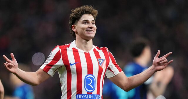 Julian Alvarez prestup do Arsenalu, keď Atletico Madrid oznámilo 30 Julian Alvarez oslavuje gól za Atlético Madrid