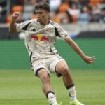 Julian Hall, Red Bulls sa snaží pokračovať v rýchlom štarte vs