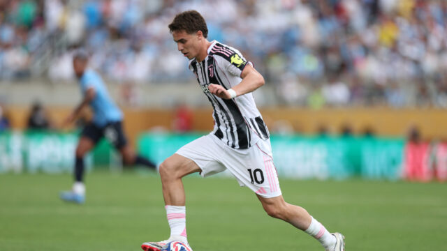 Juventus oficiálne podpísal zmluvu s hviezdnym mužom spojeným s Manchestrom United
