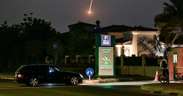 Projektil padá nad Dubaj