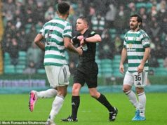 Keltská žiadosť o preskúmanie VAR po zamietnutí odvolania Auston Trusty … s trojzápasovým zákazom brániaceho obrancu z krízy Old Firm Auston Trusty odchádza po tom, čo minulú nedeľu dostal červenú kartu od rozhodcu Matthewa MacDermida