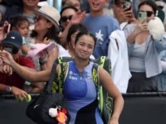 Kim Clijstersová tlieska reakcii Alexa Eala na kritiku po prehre na Australian Open Autor fotografie: Andy Cheung/Getty Images