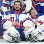 Kto je Connor Hellebuyck? Brankár tímu USA získa prezidentskú medailu slobody