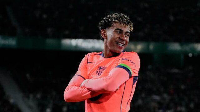 La Liga 2025-26: Yamal žiari, keď Barcelona porazila Elche 3-1 a upevnila si prvé miesto
