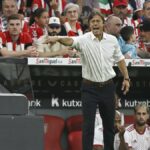 La Liga 2025/2026: Tréner Sevilly Almeyda udelil po konfrontácii rozhodcu sedemzápasový dištanc, aby sa odvolal