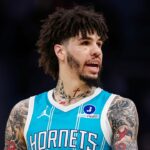 LaMelo Ball havaruje na zákazku Hummer v Charlotte a odchádza nezranený