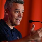 Lakers najali bývalého trénera Virginie Tonyho Bennetta ako poradcu pre draft