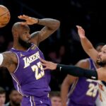 Lakers prehrali s New Yorkom Knicks na výročie výmeny Luku Doncica
