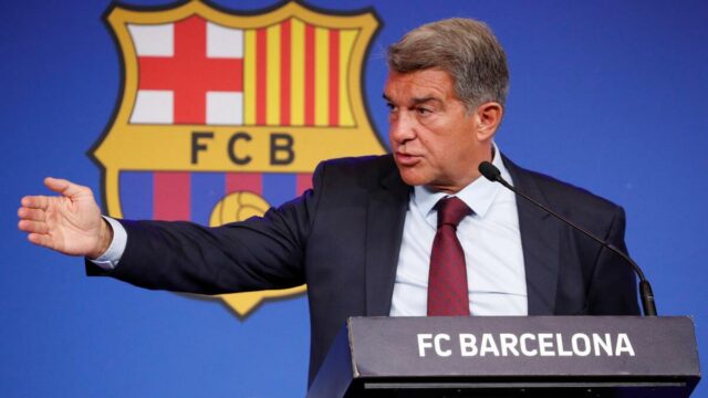 Laporta odstúpi z funkcie prezidenta Barcelony, aby sa pokúsil o znovuzvolenie
