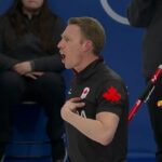 Curlingový zápas zimných olympijských hier medzi Kanadou a Švédskom bol v piatok vyhrotený