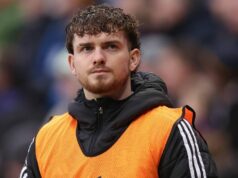 Letné možnosti Harveyho Elliotta v Liverpoole vrátane potenciálneho stretnutia Jurgena Kloppa Harvey Elliott z Aston Villy sa prizerá počas zápasu Premier League medzi Newcastle United a Aston Villa v St James' Park 25. januára 2026 v Newcastle upon Tyne v Anglicku.