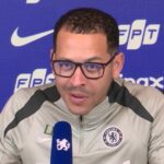 Liam Rosenior na tlačovej konferencii