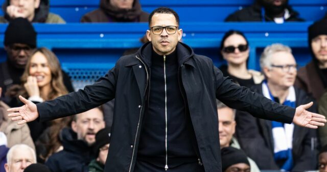 Liam Rosenior už tipoval na vyhadzovanie z Chelsea ako náhradník Liam Rosenior už tipoval na vyhadzovanie z Chelsea ako náhradník „named“