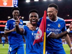 Liga majstrov 16-ročný žreb jasnejší, keďže Liverpool, Arsenal a Chelsea sa chystajú učiť osud NYON, ŠVAJČIARSKO – 30. JANUÁRA: Výsledok žrebu vyraďovacieho kola play-off sa zobrazuje na veľkej obrazovke spolu s trofejou Ligy majstrov UEFA počas vyraďovacieho kola play-off Ligy majstrov 2025/26 v sídle UEFA, The House of the January 20, European Football, 26. januára vo Švajčiarsku (Foto Kristian Skeie – UEFA/UEFA cez Getty Images)