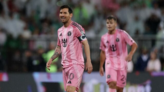 Lionel Messi sa zranil proti Barcelone SC, predsezónne finále Interu Miami bolo odložené
