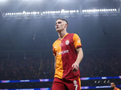 Liverpool chcel v januári naverbovať tohto talentovaného krajného obrancu: Mal by sa pre neho Slot vrátiť? Download app from appStore