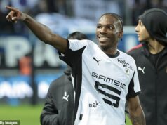 Liverpool dokončil prestup Jeremyho Jacqueta z Rennes za 60 miliónov libier – s vysoko hodnoteným obrancom sa v lete presťahuje na Anfield po tom, čo Reds uniesli rivala Chelsea k jeho podpisu Liverpool oznámil, že v lete sa chystá získať Jeremyho Jacqueta z Rennes