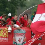 Tréner Liverpoolu Rafael Benitez a Robbie Fowler