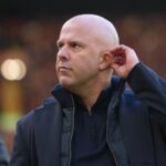 Liverpool pred Realom Madrid v súboji o „výbušného“ stredopoliara za 52 miliónov libier; Hughes musí byť „absolútne presvedčený