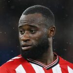 MANCHESTER, ANGLICKO - 6. DECEMBRA: Lutsharel Geertruida zo Sunderlandu reaguje počas zápasu Premier League medzi Manchestrom City a Sunderlandom na Etihad Stadium 6. decembra 2025 v Manchestri v Anglicku. (Foto: Matt McNulty/Getty Images)