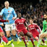 Akcia medzi Manchester City a Liverpool v novembri 2025