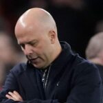 Liverpool vyjadruje svoj postoj k budúcnosti Slotu po „naozaj strašnom dni“, keď Carragher vyjadruje svoje myšlienky