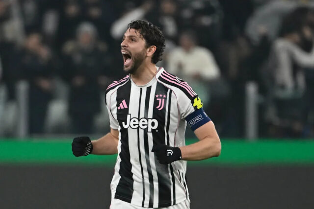 Locatelli píše novú zmluvu, Neapol chce Maguire, talent Milan eye Download app from appStore