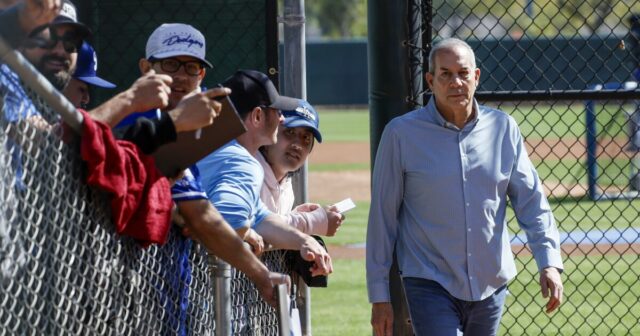 Lon Rosen, aby prevzal obchodné operácie pre Lakers Lon Rosen, aby prevzal obchodné operácie pre Lakers