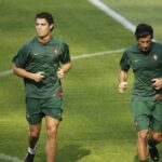 Luis Figo rýchlo opravil hostiteľa, že „hral“ s Cristianom Ronaldom na Euro 2004