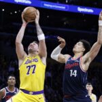 Luka Doncic a Lakers zdržujú Clippers, pretože Kawhi Leonard odchádza neskoro