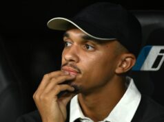 Ľutuje Liverpool Trenta Alexandra-Arnolda, návrat na Anfield a problémy v Reale Madrid Trent Alexander-Arnold z Realu Madrid sleduje pred zápasom LaLiga EA Sports medzi Real Madrid CF a RC Celta de Vigo na Estadio Santiago Bernabeu 7. decembra 2025.