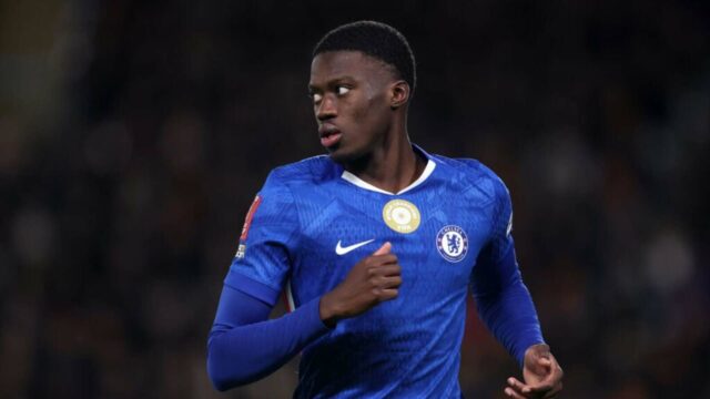 Mamadou Sarr vstupuje do exkluzívnej spoločnosti Chelsea po boku Deca a Gonzala Higuaina
