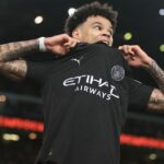 Nico O'Reilly počas zápasu Manchestru City