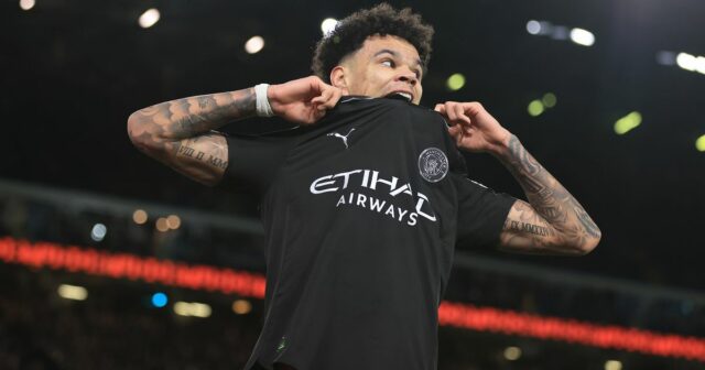 Nico O'Reilly počas zápasu Manchestru City