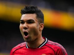 Man United povedal, aby podpísal ‚dve príšery‘, keď identifikujú náhrady za Casemira Casemiro z Manchestru United