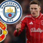 Stredopoliar Nottinghamu Forest Elliot Anderson je cieľom oboch manchesterských klubov