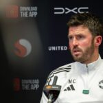 MANCHESTER, ANGLICKO – 19. FEBRUÁRA: Hlavný tréner Michael Carrick z Manchestru United hovorí počas tlačovej konferencie na Carrington Training Ground 20. februára 2026 v Manchestri v Anglicku. (Foto: Ash Donelon/Manchester United cez Getty Images)